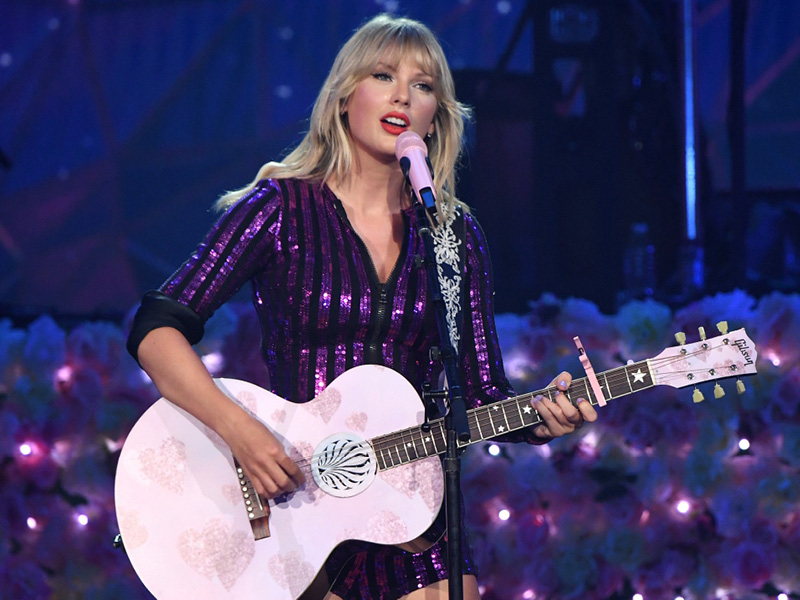 Taylor Swift, beabadoobee & Gracie Abrams at beabadoobee Tour